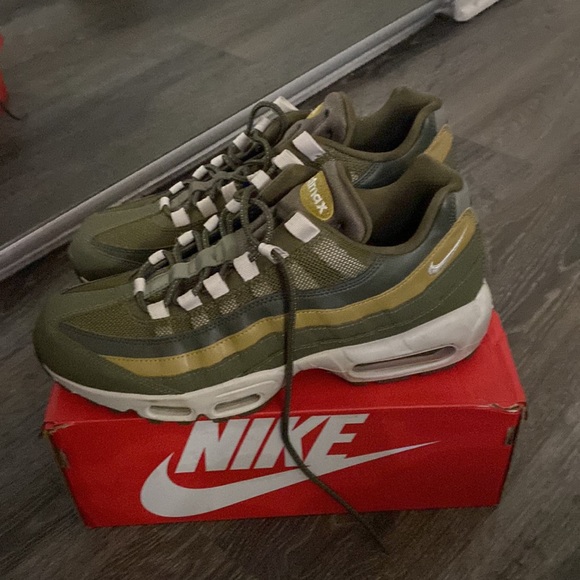 9.5 - Picture 2 of 3